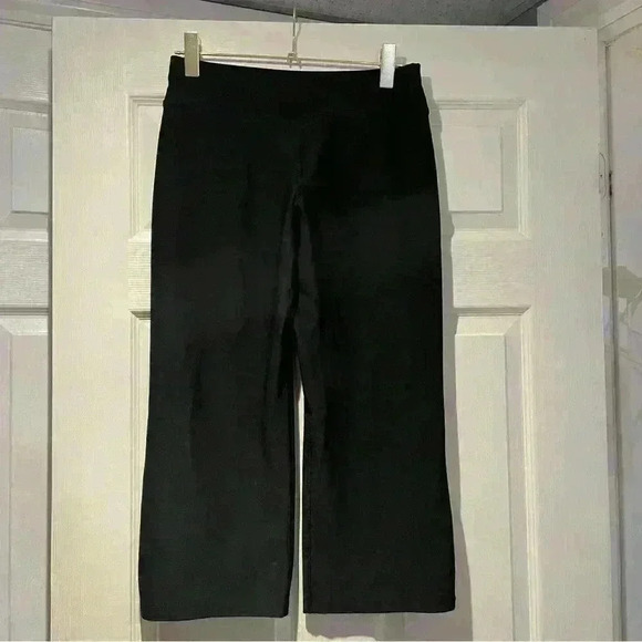 Nike Black Ankle & Cropped Pants - Picture 3 of 4